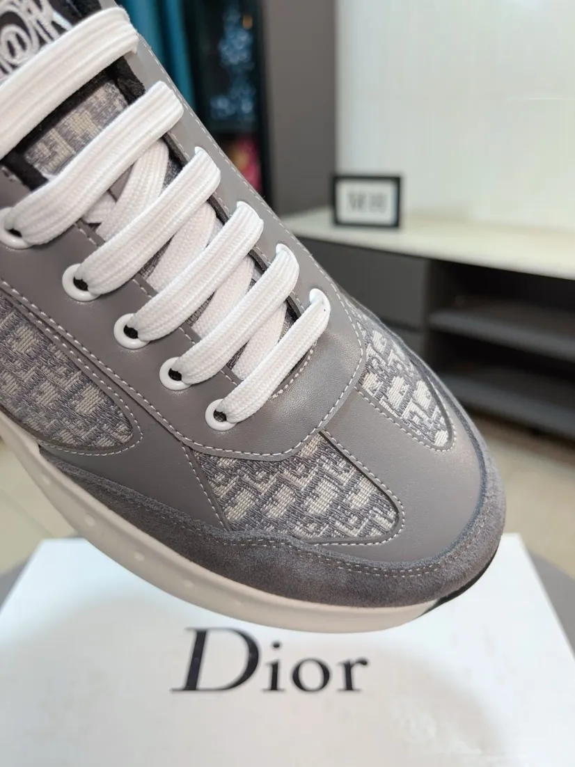 Men's men's shoes 💰440🌹🌹【Dior】Best-selling official website world premiere🔝High-end men's shoes brand official website latest series: The upper is made of imported cowhide with specially designed fabrics➕Mesh breathable lining. Make walking more convenient and comfortable! Compared with the official quality, Midea’s 1:1 replica. Create a fashionable personality to set off your uniqueness! A must-have for trendy men! Classic style. Men's sizes: 38-44.